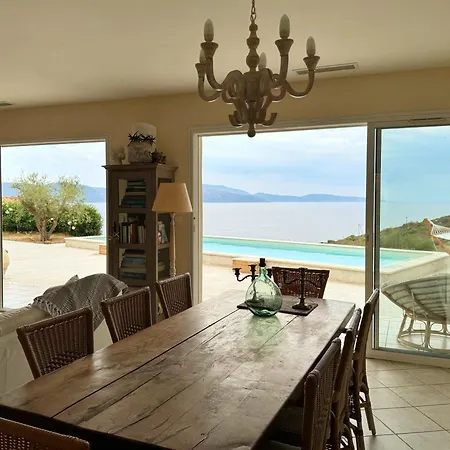 Casa Bianca Piscine Privee Et Vue Familiale Villa *