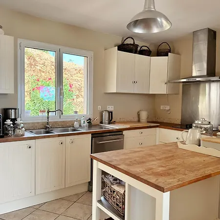 Casa Bianca Piscine Privee Et Vue Familiale *