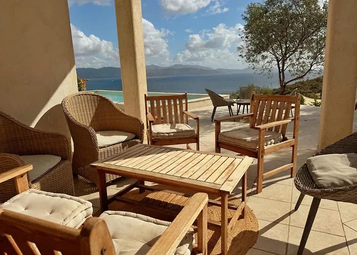 Casa Bianca Piscine Privee Et Vue Familiale Vila