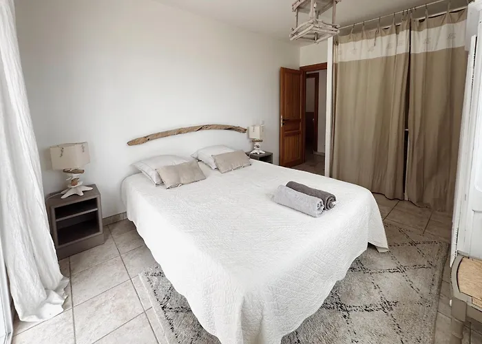 Casa Bianca Piscine Privee Et Vue Familiale Vila